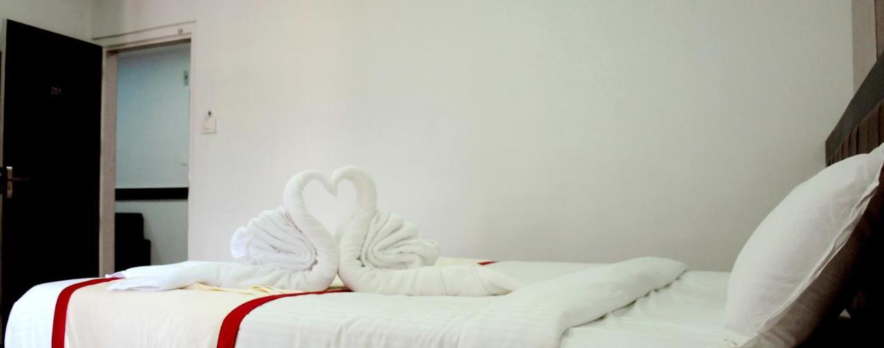 Hotel Shawrya The Grand Madikeri Esterno foto