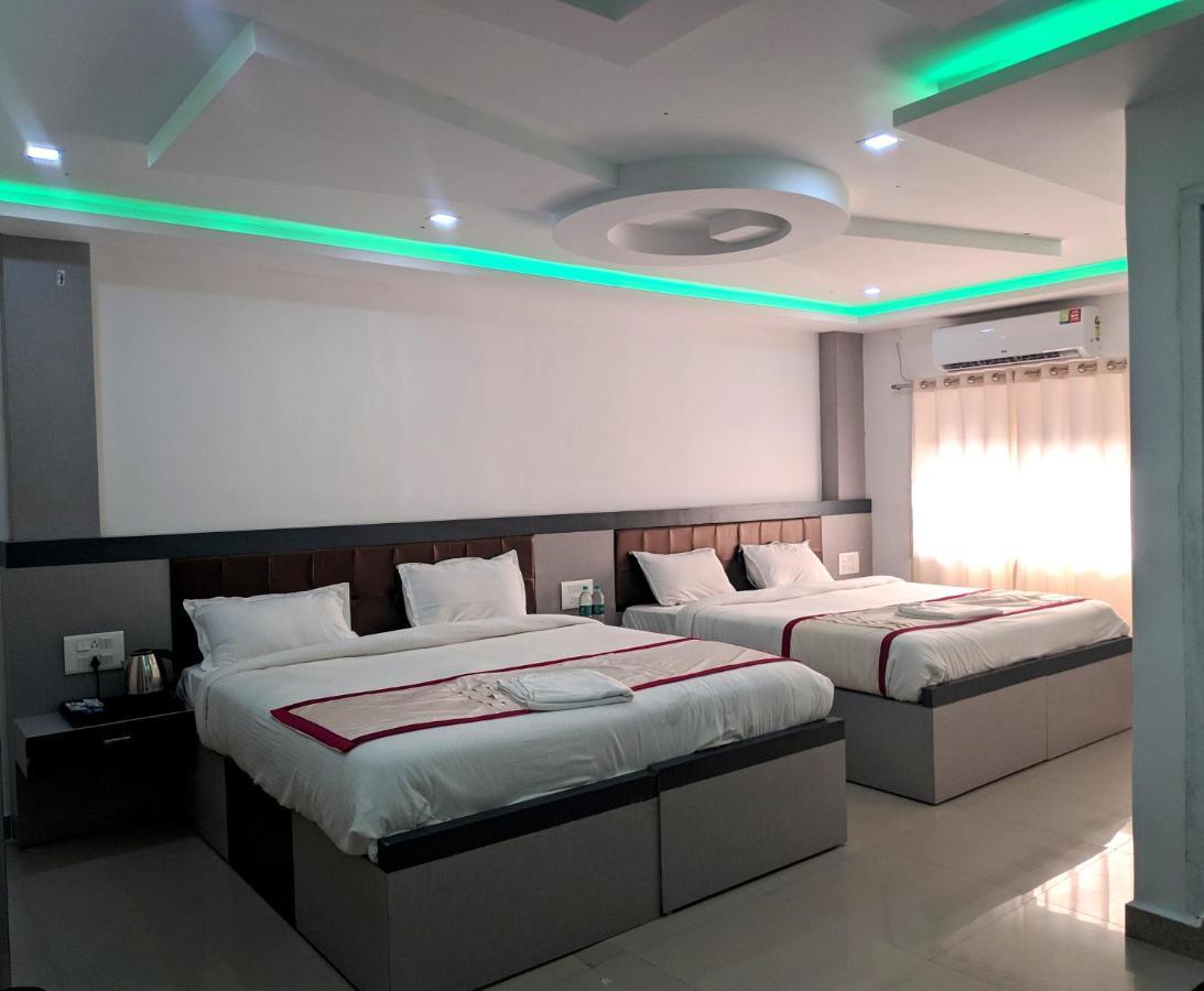 Hotel Shawrya The Grand Madikeri Esterno foto